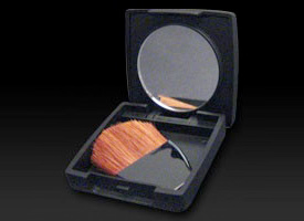 Brush and Mirror in lower compartment
